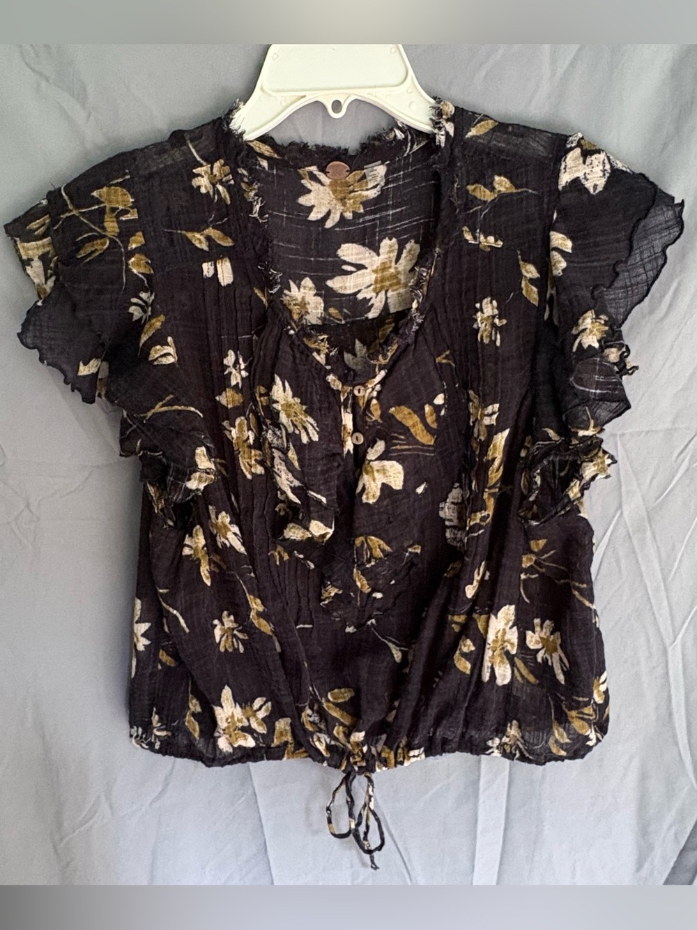 Free People One Floral Black Short-Sleeve Tie-Hem Blouse Naya Flutter Sleeve